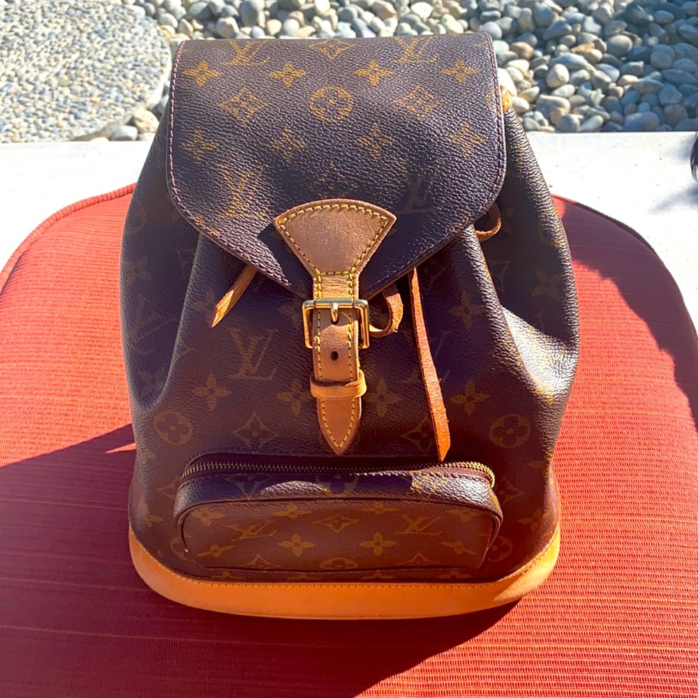 Louis Vuitton Vintage Montsouris MM W/ dustbag!